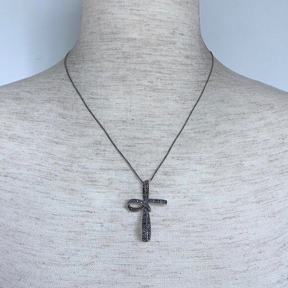 Sterling Silver 925 1.5" Dimensional Marcasite Cross Pendant Necklace 18" Chain - Picture 3 of 16